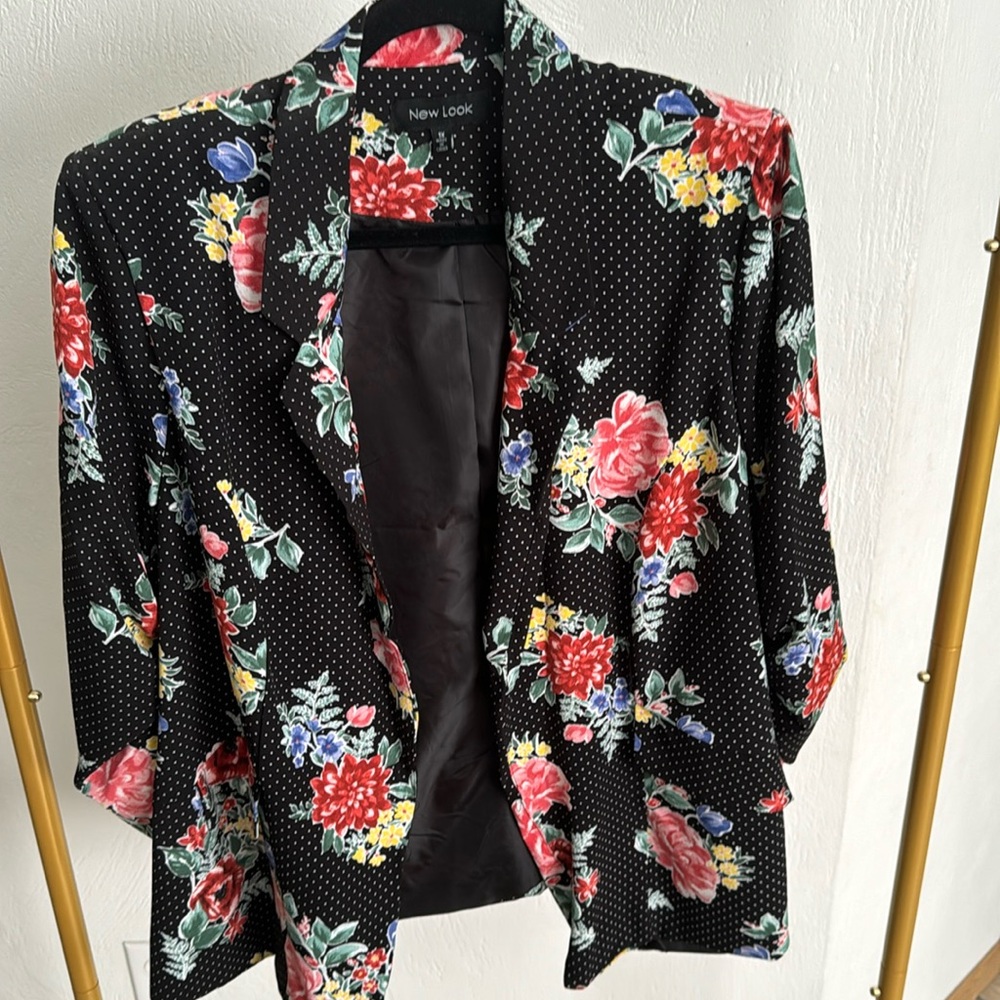 Open floral and polka dot blazer